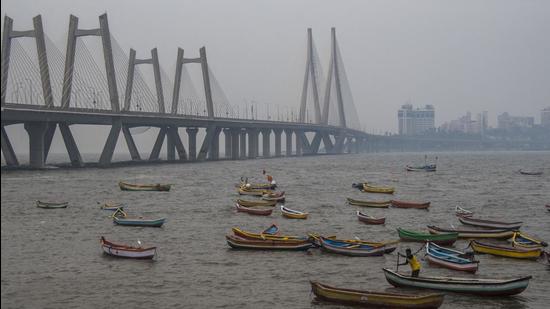 A low pressure area is likely to form over east central Arabian sea off Maharashtra coast on Wednesday. (Pratik Chorge/HT PHOTO) A low pressure area is likely to form over east central Arabian sea off Maharashtra coast on Wednesday. (Pratik Chorge/HT PHOTO)
