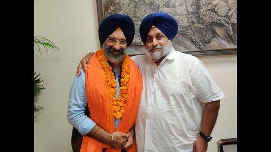 Besides the DSGMC president, Manjinder Singh Sirsa was also a member of the top decision-making body of SAD.