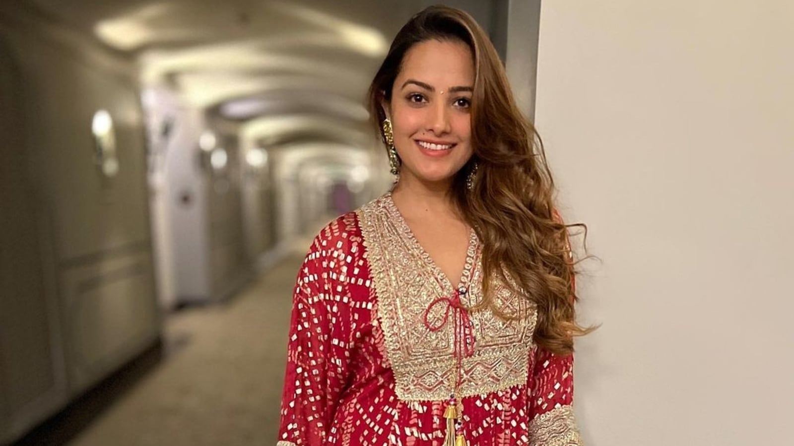 Naagin star Anita Hassanandani's ethnic red kaftan is our new fashion favourite | Trends - Hindustan Times