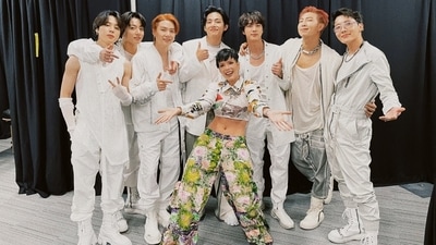 BTS shared a picture on Twitter with Halsey at their Los Angeles concert and wrote, "Welcome !!! @halsey." (Twitter/@BTS_twt) BTS shared a picture on Twitter with Halsey at their Los Angeles concert and wrote, "Welcome !!! @halsey." (Twitter/@BTS_twt)