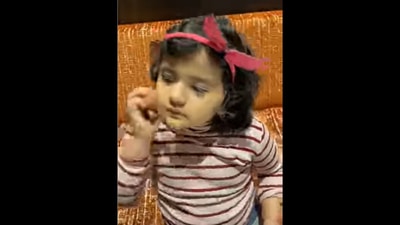Gaurav Taneja aka Flying Beast's cute daughter Rasbhari doing her makeup. (instagram/@rasbhari.taneja) Gaurav Taneja aka Flying Beast's cute daughter Rasbhari doing her makeup. (instagram/@rasbhari.taneja)