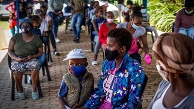 South African doctors say the rapid increase in Covid-19 cases attributed to the new omicron variant is resulting in mostly mild symptoms. (AP) South African doctors say the rapid increase in Covid-19 cases attributed to the new omicron variant is resulting in mostly mild symptoms. (AP)