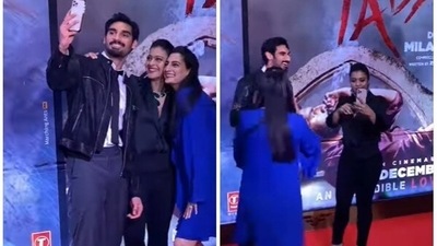 Kajol with Ahan Shetty and Mana Shetty at Tadap screening. Kajol with Ahan Shetty and Mana Shetty at Tadap screening. 
