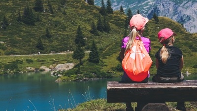 Pack individual water bottles for each one of them: Let them carry their own small hiking bag with a water bottle and a few snacks in them. (Pexels)