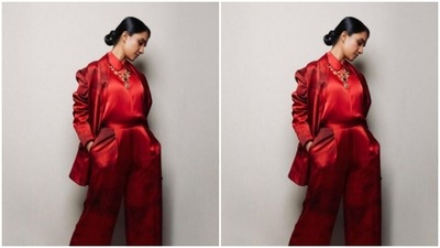 For footwear, Amruta opted for classic red stilettos. (Instagram/@amrutasubhash)