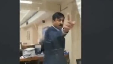 The video of a staff shouting at a woman at the visa office in New York has gone viral.&nbsp;