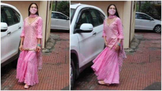 Sara Ali Khan accessorised her look with a bunch of funky colourful bangles on her left wrist.(HT Photo/Varinder Chawla)