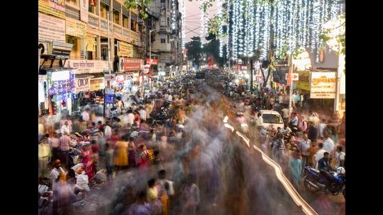 The teeming millions of Maximum City: A street in Mumbai during the festive season. (Kunal Patil/HT Photo)
