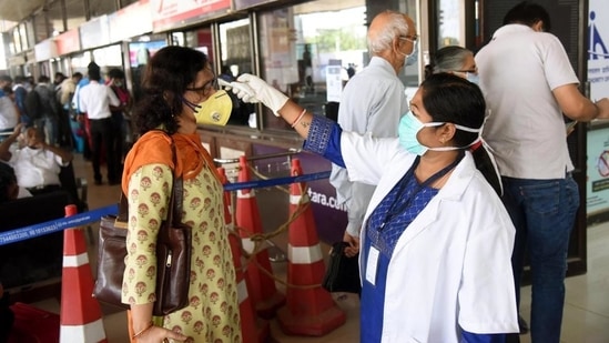 According to an expert, Omicron is transmissible and can cause more severe disease than delta variant According to an expert, Omicron is transmissible and can cause more severe disease than delta variant