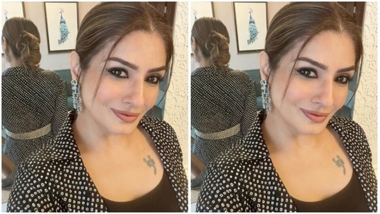 In a minimal makeup look, Raveena looked just too pretty. She decked up in nude eyeshadow, mascara-laden eyelashes, black eyeliner, black kohl, drawn eyebrows and a shade of nude lipstick.(Instagram/@officialraveenatandon)