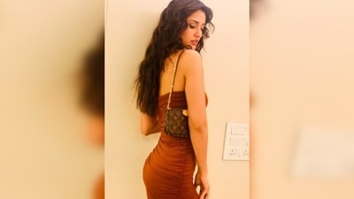 Disha Patani's hair and makeup were done by celebrity makeup and hair stylists Séverine Perina and Humera Shaikh. (Instagram/@dishapatani)