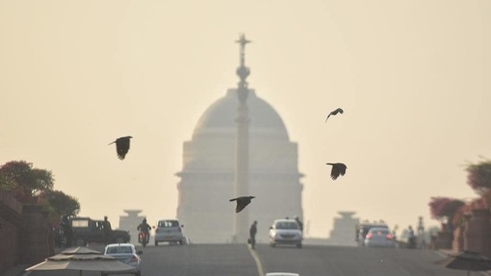 Delhi’s Air Quality Index (AQI) has been in the “severe” category in four out of the last seven days ending December 2,(HT Photo/Sanchit Khanna) Delhi’s Air Quality Index (AQI) has been in the “severe” category in four out of the last seven days ending December 2,(HT Photo/Sanchit Khanna)