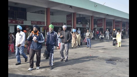 Several passengers rued the harassment that they had to face because of the ongoing disagreement between agitating parties and the state government. (Gurpreet Singh/HT)