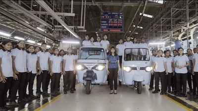 Piaggio ‘s all-women manufacturing team. Piaggio has inducted these female workforce from various technical institutes located in and around Baramati. (HT PHOTO) Piaggio ‘s all-women manufacturing team. Piaggio has inducted these female workforce from various technical institutes located in and around Baramati. (HT PHOTO)