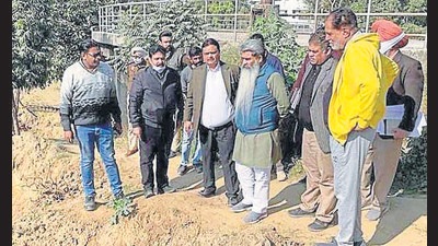 Cabinet minister Bharat Bhushan Ashu, MC chief Pardeep Sabharwal and mayor Balkar Sandhu inspecting the work of Pakhowal Road RUB & ROB in Ludhiana on Saturday. (HT Photo) Cabinet minister Bharat Bhushan Ashu, MC chief Pardeep Sabharwal and mayor Balkar Sandhu inspecting the work of Pakhowal Road RUB & ROB in Ludhiana on Saturday. (HT Photo)