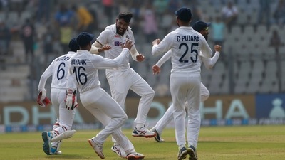 India's Mohammed Siraj celebrates the dismissal of New Zealand skipper Tom Latham on the second day of the 2nd Test match between India and New Zealand, at Wankhede Stadium, in Mumbai on Saturday. (ANI ) India's Mohammed Siraj celebrates the dismissal of New Zealand skipper Tom Latham on the second day of the 2nd Test match between India and New Zealand, at Wankhede Stadium, in Mumbai on Saturday. (ANI )
