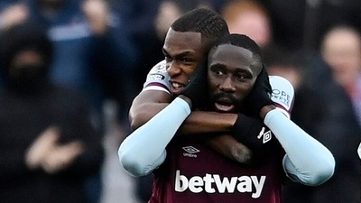 Premier League: West Ham stun league leaders Chelsea with 3-2 win (REUTERS)