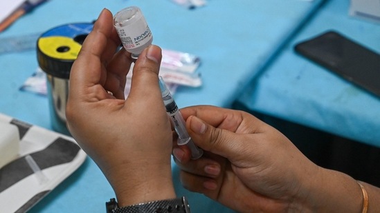 Tamil Nadu health minister Ma Subramanian on Wednesday (December 1) said that the state government has asked district officials to restrict the movement of unvaccinated people among the public.(AFP | Representational image) Tamil Nadu health minister Ma Subramanian on Wednesday (December 1) said that the state government has asked district officials to restrict the movement of unvaccinated people among the public.(AFP | Representational image)