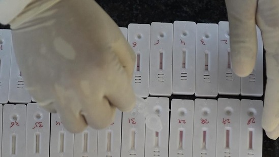 India has so far reported three cases of the Omicron Covid-19 variant.(PTI) India has so far reported three cases of the Omicron Covid-19 variant.(PTI)