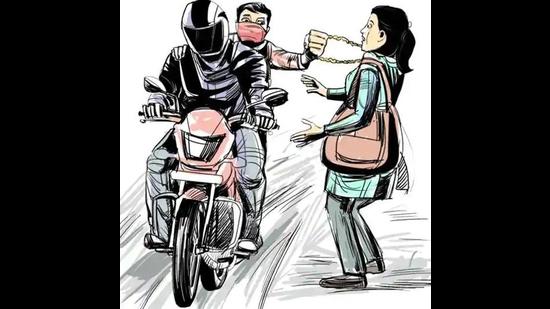 A female student in Chandigarh lost her bag containing ₹2,000 and important documents to bike-borne snatchers. (Representative image)