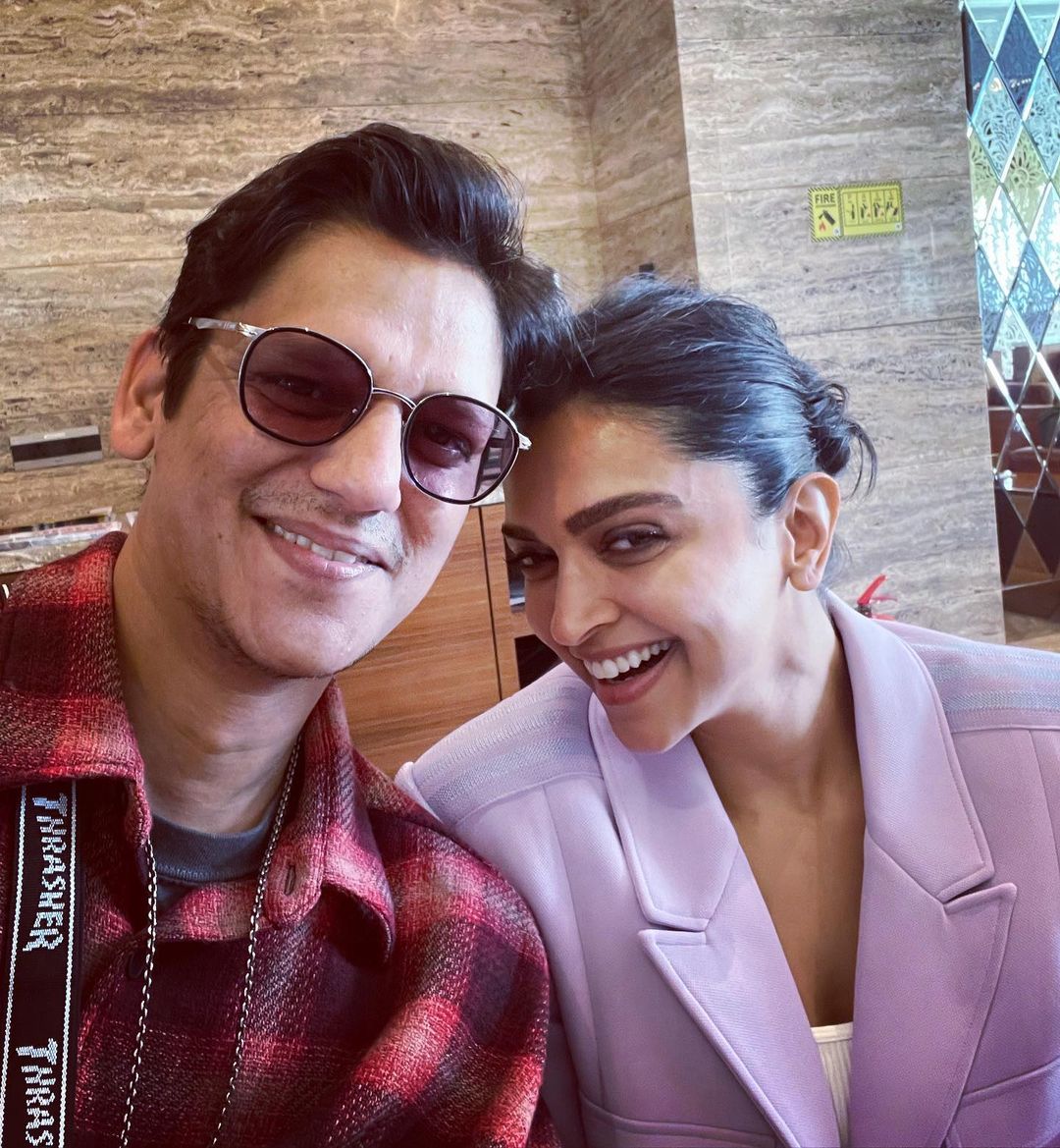 Deepika Padukone bumps into Vijay Verma at the airport. Deepika Padukone bumps into Vijay Verma at the airport. 