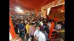 Devotees at Bade Hanuman temple near Sangam in Prayagraj. (Ht Photo) Devotees at Bade Hanuman temple near Sangam in Prayagraj. (Ht Photo)