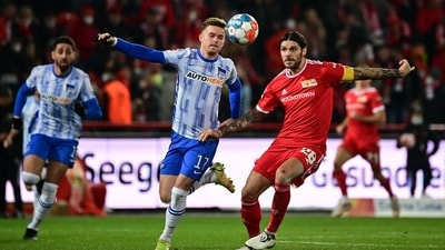 Plucky Hertha draws 2-2 at Stuttgart in coach Korkut's debut