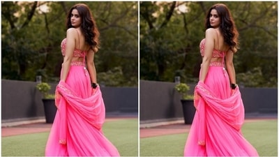 Aamna chose minimal emerald and gold accessories to style the lehenga set. She wore a beaded layered bracelet, a gold choker necklace adorned with emerald beads, and matching earrings. (Instagram/@aamnasharifofficial)