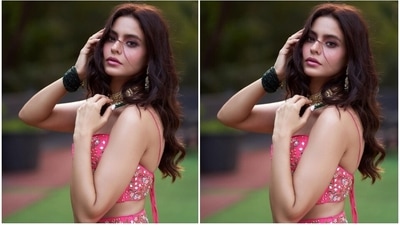 If you're looking for a minimal, lightweight pink attire for attending your best friend's wedding festivities, Aamna's lehenga is a good option. What do you think about the ensemble? (Instagram/@aamnasharifofficial)