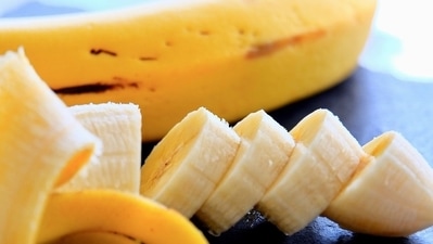 Banana: Bananas are a storehouse of potassium, fibre and vitamin. It also has carbs that keep you energised throughout the day. (Pixabay) Banana: Bananas are a storehouse of potassium, fibre and vitamin. It also has carbs that keep you energised throughout the day. (Pixabay)