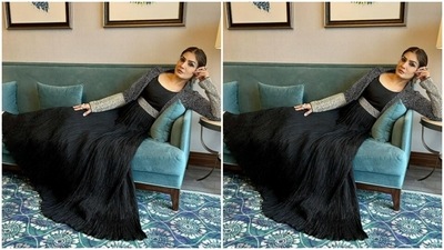"Naturally yours," Raveena captioned the pictures. She also added that the pictures have not been edited and do not contain any filters. (Instagram/@officialraveenatandon)