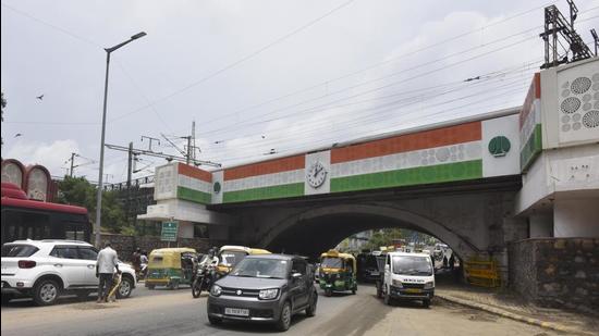 The waterlogged Minto bridge has become synonymous with the failure of Delhi’s drainage network during monsoons. (HT Archive)