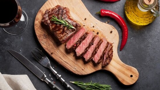Reducing meat in diet plan has several health and environment advantages: Study(Shutterstock)
