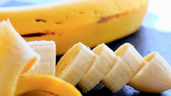 Banana: Bananas are a storehouse of potassium, fibre and vitamin. It also has carbs that keep you energised throughout the day.(Pixabay)