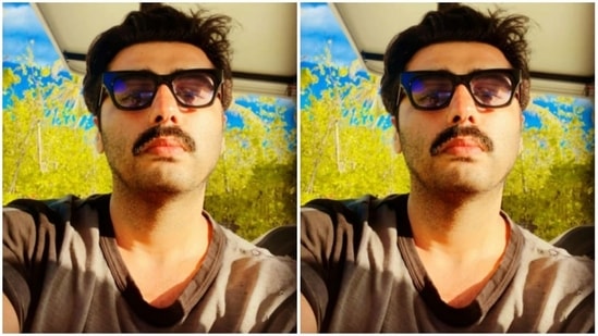 In a black tee shirt, Arjun posed with his dapper look.(Instagram/@arjunkapoor)