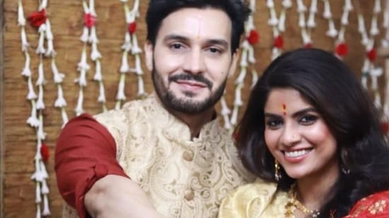 Sayantani Ghosh gets engaged to Anugrah Tiwari.