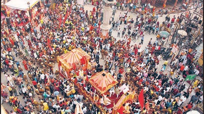 Reminiscent of the beginning of the Ram temple movement in Ayodhya, some organisations, including the Akhil Bharat Hindu Mahasabha, have given a call for “jalabhishek” on December 6 at Lord Krishna’s birthplace (PTI) Reminiscent of the beginning of the Ram temple movement in Ayodhya, some organisations, including the Akhil Bharat Hindu Mahasabha, have given a call for “jalabhishek” on December 6 at Lord Krishna’s birthplace (PTI)