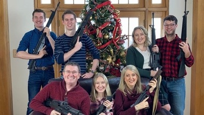 Republican Thomas Massie with his family. (Image source: Twitter.com/@RepThomasMassie) Republican Thomas Massie with his family. (Image source: Twitter.com/@RepThomasMassie)