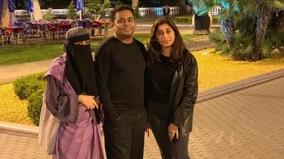 AR Rahman posing with his daughters Khatija (L) and Raheema. AR Rahman posing with his daughters Khatija (L) and Raheema.
