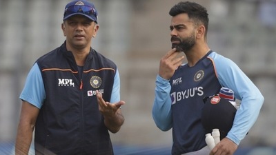 Rahul Dravid (L) and Virat Kohli. (Twitter) Rahul Dravid (L) and Virat Kohli. (Twitter)