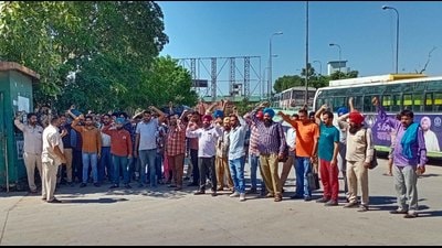 The PRTC employees are protesting against the Punjab government demanding regularisation of services. (HT file) The PRTC employees are protesting against the Punjab government demanding regularisation of services. (HT file)