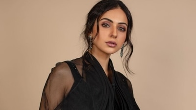 Rakul Preet in bikini turns water baby and enjoys happy vibes at the beach, see new pic Rakul Preet in bikini turns water baby and enjoys happy vibes at the beach, see new pic