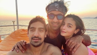 Ayan Mukerji unwinds with Alia Bhatt and Ranbir Kapoor on a yacht during the making of Brahmastra. Ayan Mukerji unwinds with Alia Bhatt and Ranbir Kapoor on a yacht during the making of Brahmastra. 