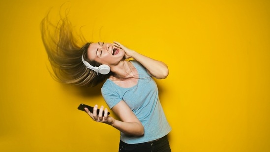 Listening to favourite music improves brain plasticity: Study (Unsplash)