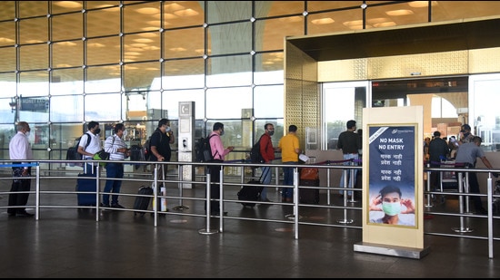 India has reported 23 confirmed cases of the Omicron variant prompting state governments across the country to step up contact tracing of passengers from abroad in the recent past. (HT PHOTO/Vijay Bate)