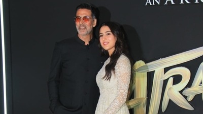 In Atrangi Re, Akshay Kumar portrays the role of Sara Ali Khan's lover, while Dhanush essays the role of her husband. (Varinder Chawla) 