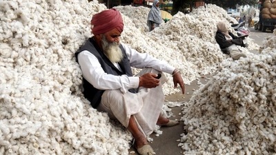 World Inequality Report: In 2021, the concentration of private wealth in the hands of therich became more pronounced. The share of the bottom 50% decreased to its lowest levels since 1995 to 5.9%. (HT  Photo/Sanjeev Kumar)