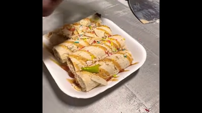 The ice-cream rolls topped and made with chillies.&nbsp; (youtube/@Spoons Of Indore 2.0)