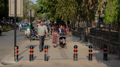 Pedestrians walking on an encroachment -free footpath in Aundh in Pune. Pune has declared December 11 as Pune Pedestrians’ Day and events include rally at the pedestrians’ plaza in Aundh, a welcome stride towards making streets walkable. (HT FILE) Pedestrians walking on an encroachment -free footpath in Aundh in Pune. Pune has declared December 11 as Pune Pedestrians’ Day and events include rally at the pedestrians’ plaza in Aundh, a welcome stride towards making streets walkable. (HT FILE)