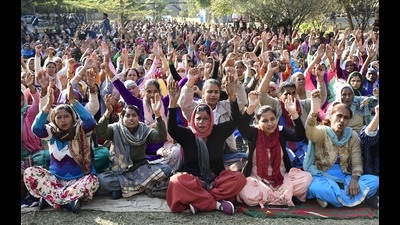 PAU contractual employees protesting against the state government at the varsity’s Thapar Hall in Ludhiana, Their protest entered its seventh day on Tuesday (Harsimar Pal Singh/HT) PAU contractual employees protesting against the state government at the varsity’s Thapar Hall in Ludhiana, Their protest entered its seventh day on Tuesday (Harsimar Pal Singh/HT)